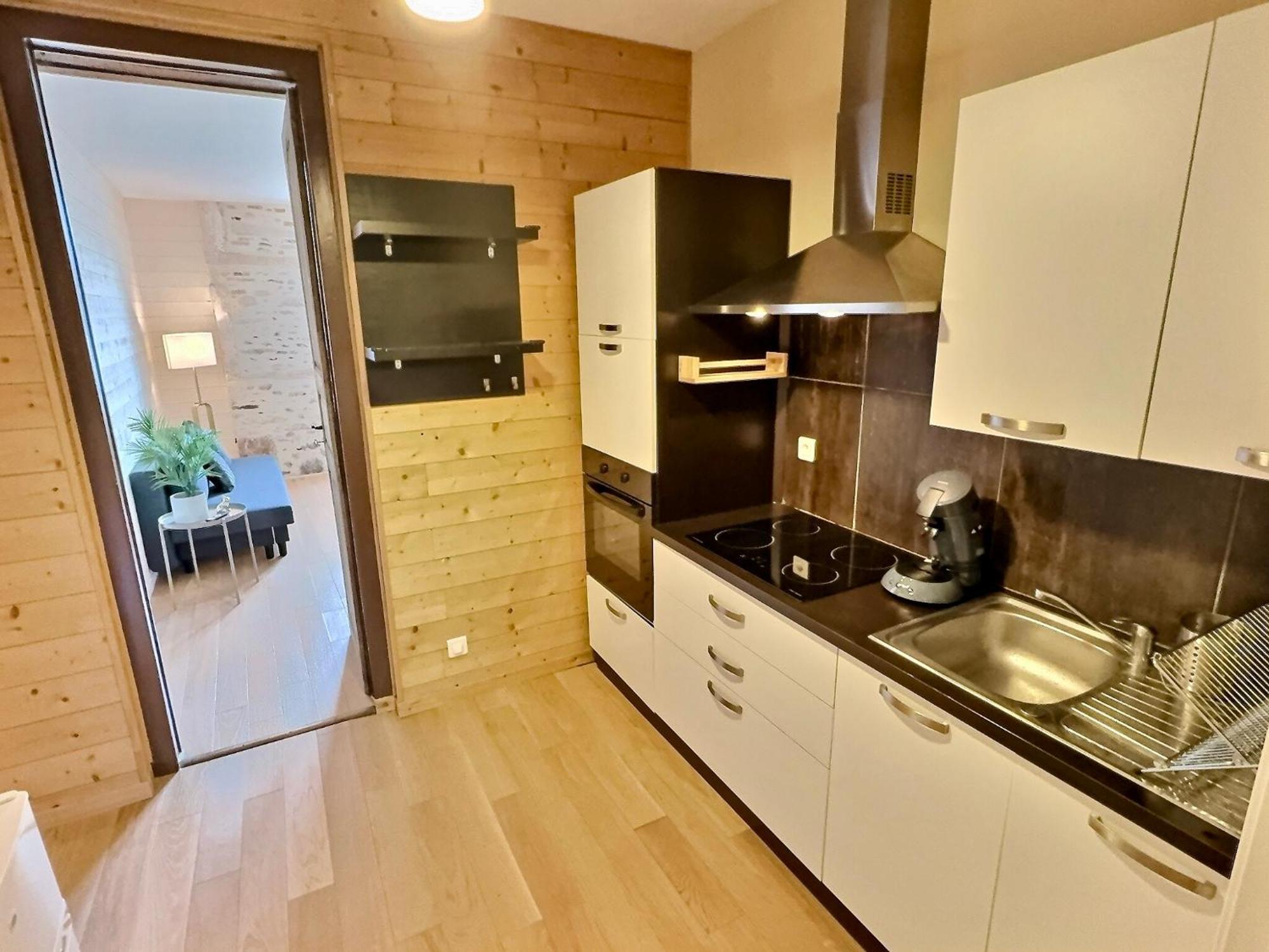 Wonderhost, Bois Et Pierre En Coeur De Ville 波城 外观 照片